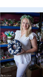 Katarzyna Piwoda – wianki, ozdoby z kwiatów, pluszaki